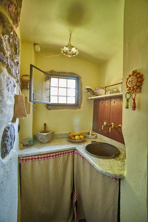 Sotto Il Castello Bed & Breakfast Trebiano Luaran gambar