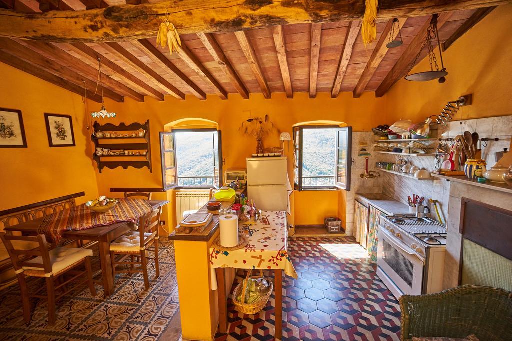 Sotto Il Castello Bed & Breakfast Trebiano Luaran gambar